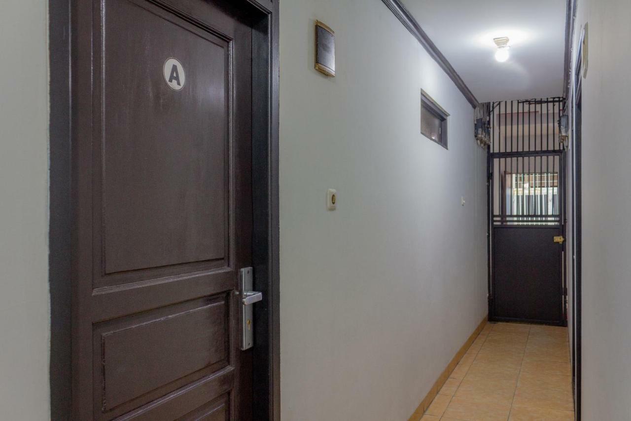 Oyo 649 K68 Residence Jacarta Exterior foto